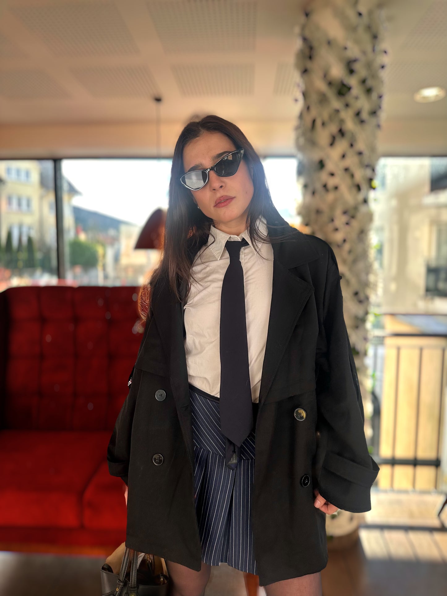 Trench Noir Mi-Long avec ceinture