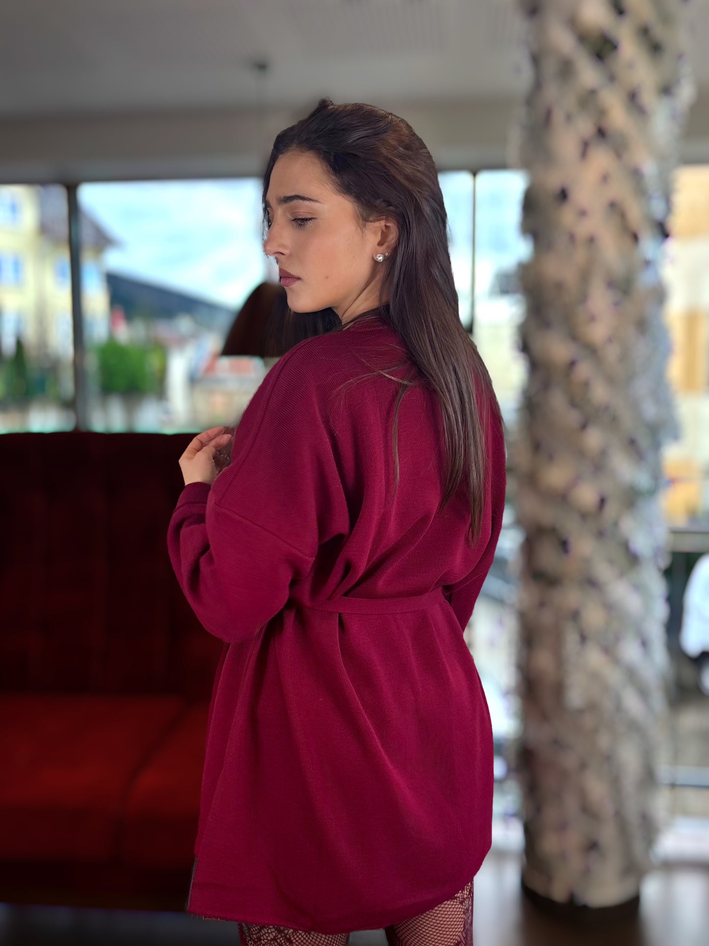 Pull long bordeaux avec ceinture