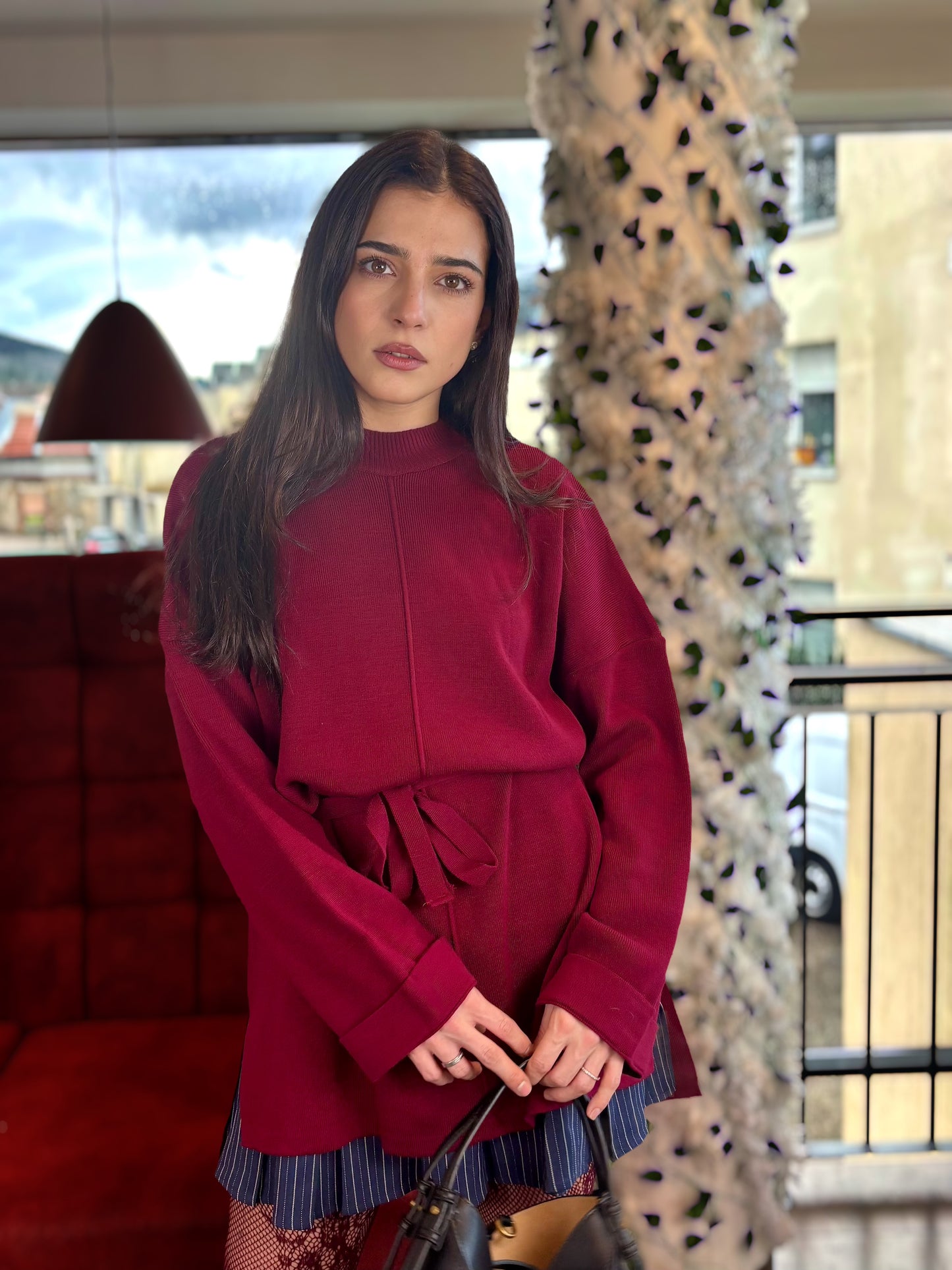 Pull long bordeaux avec ceinture