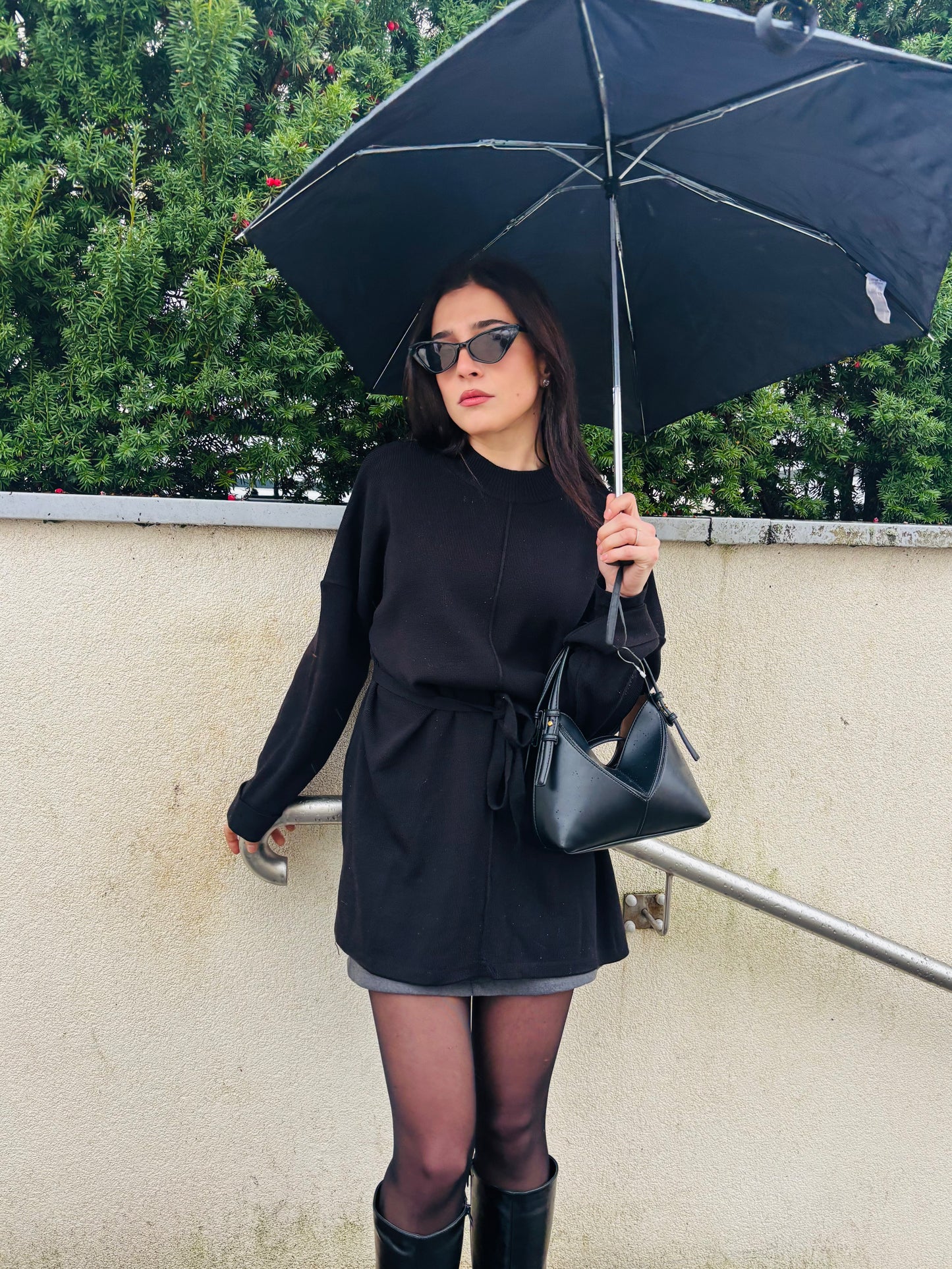 Pull long noir avec ceinture