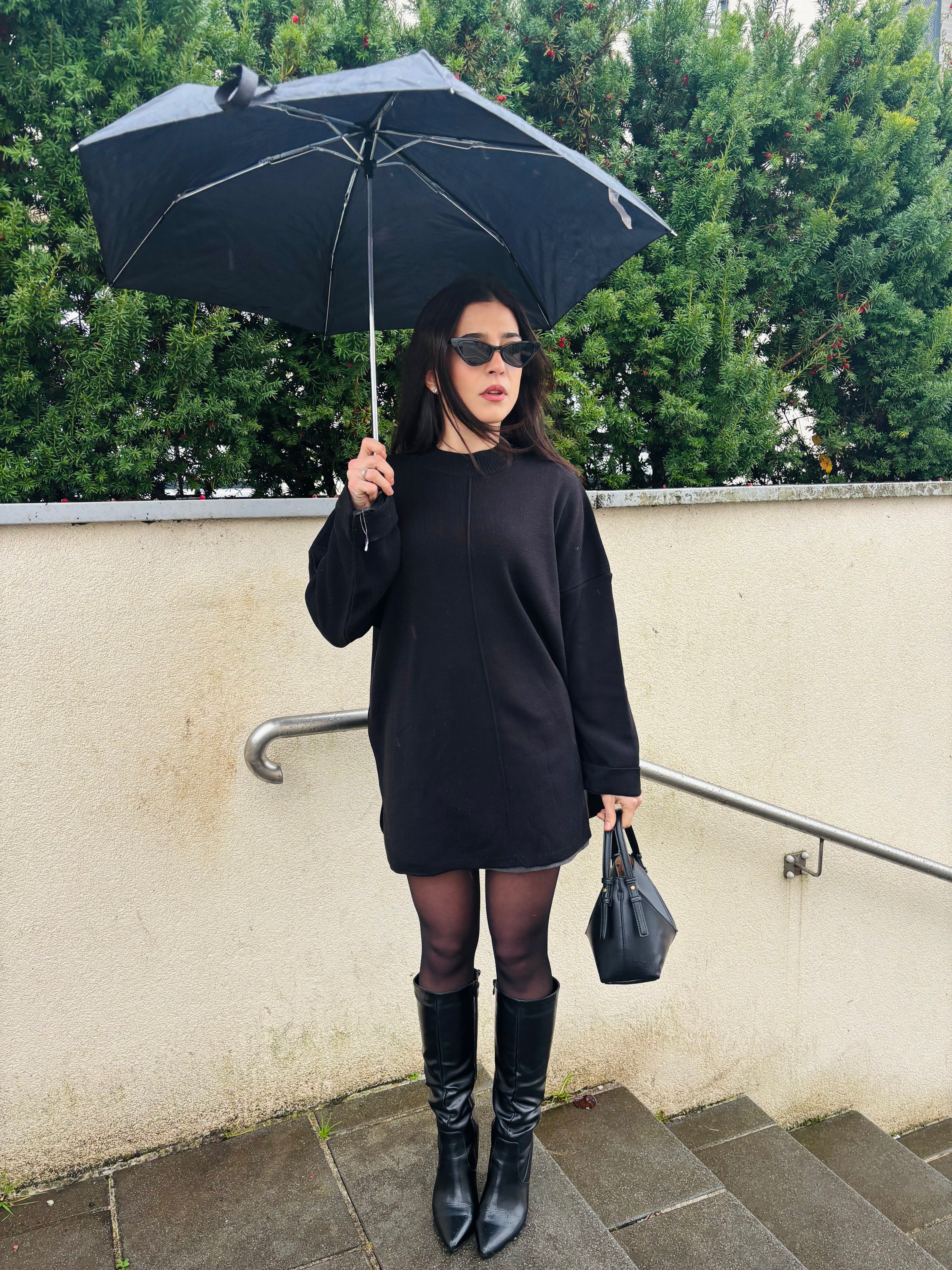 Pull long noir avec ceinture