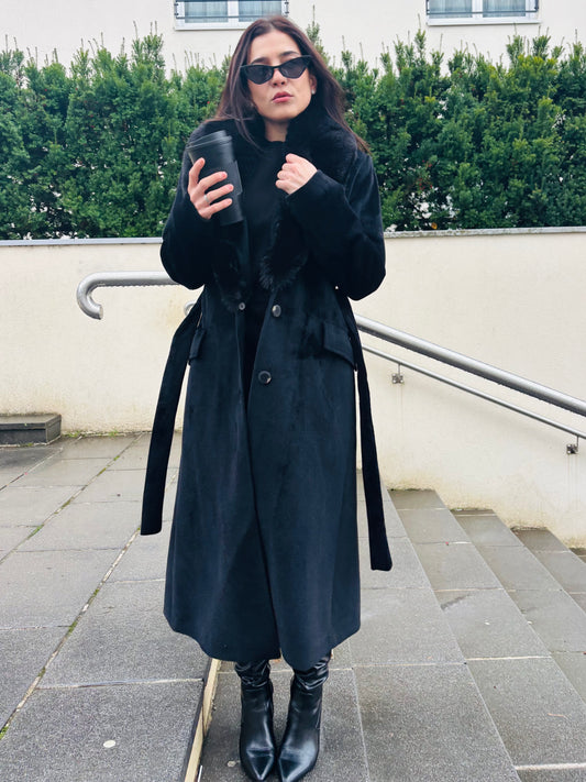 Manteau Noir à Fourrure